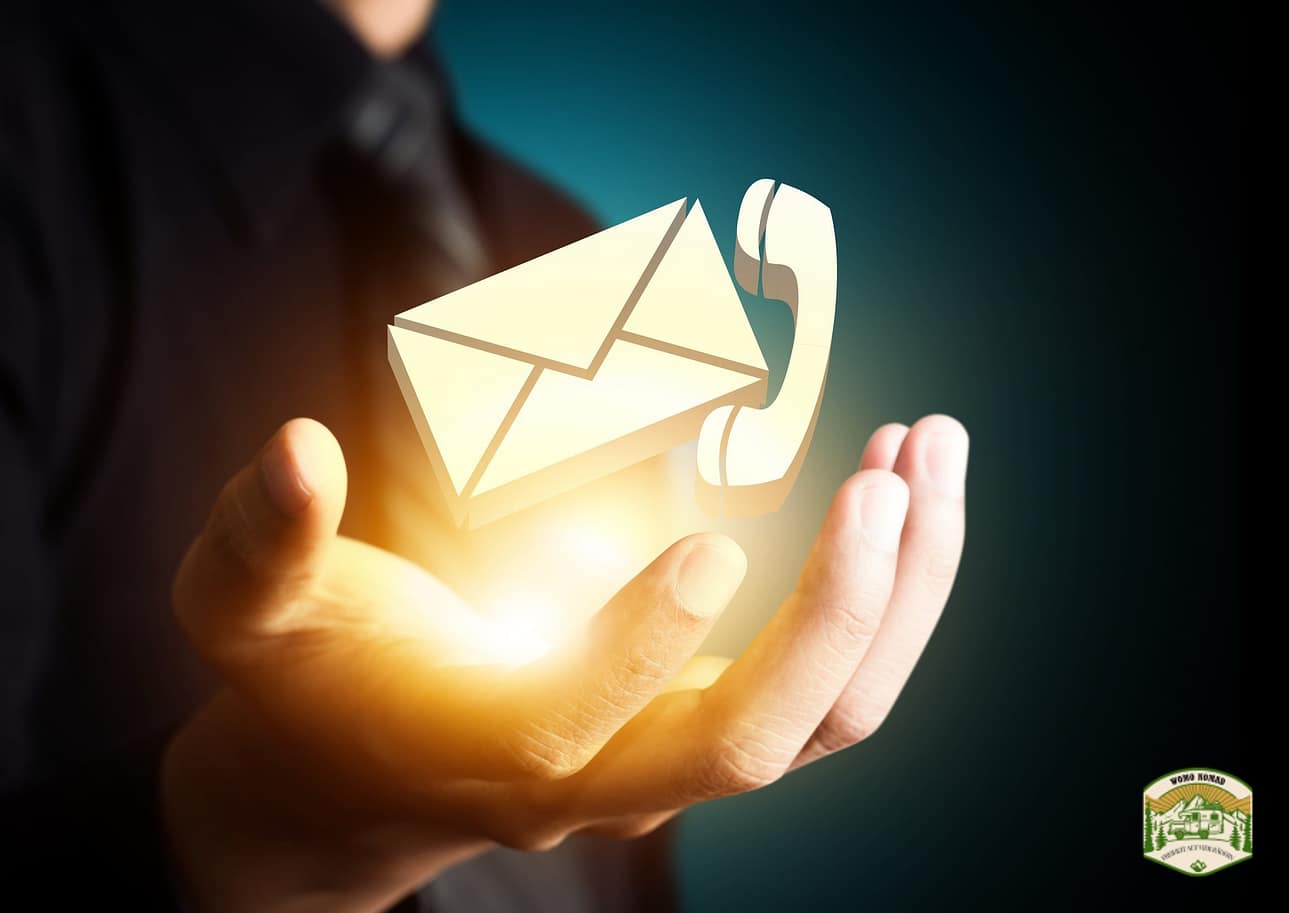Kontakt über Telefon oder E-Mail